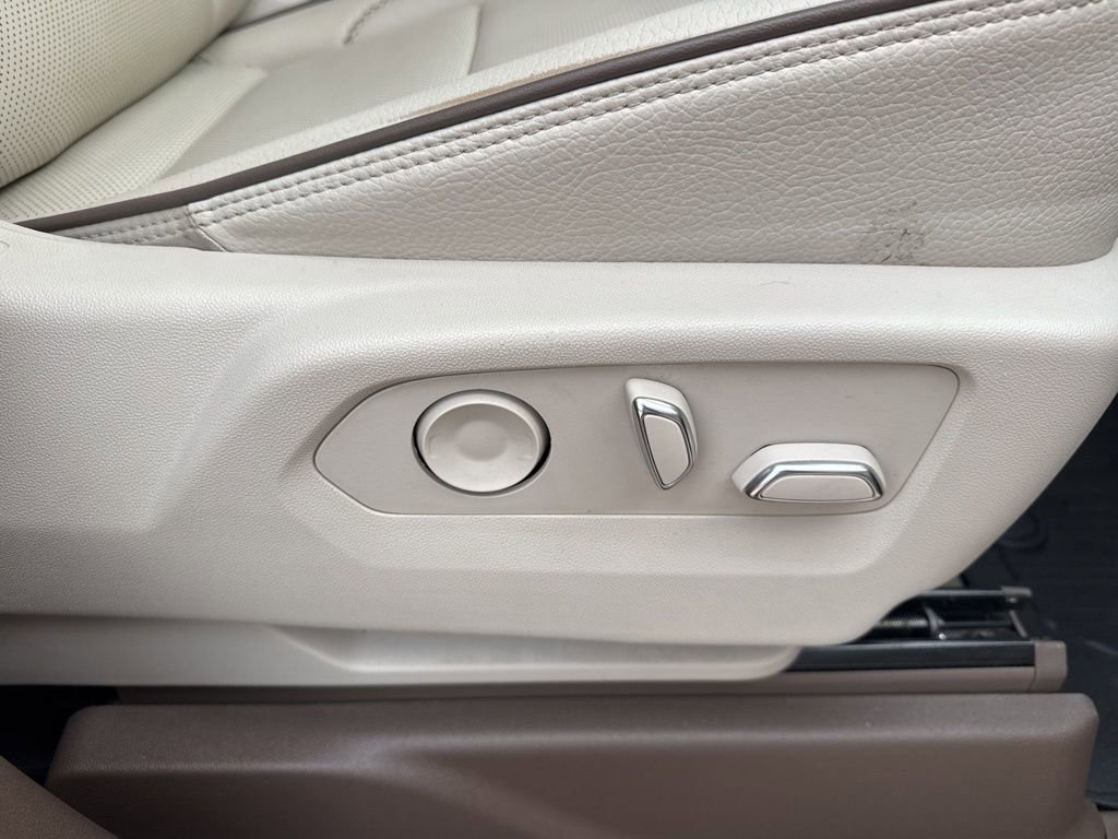 Used 2022 GMC Yukon XL Denali w/ Denali Premium Package image 55