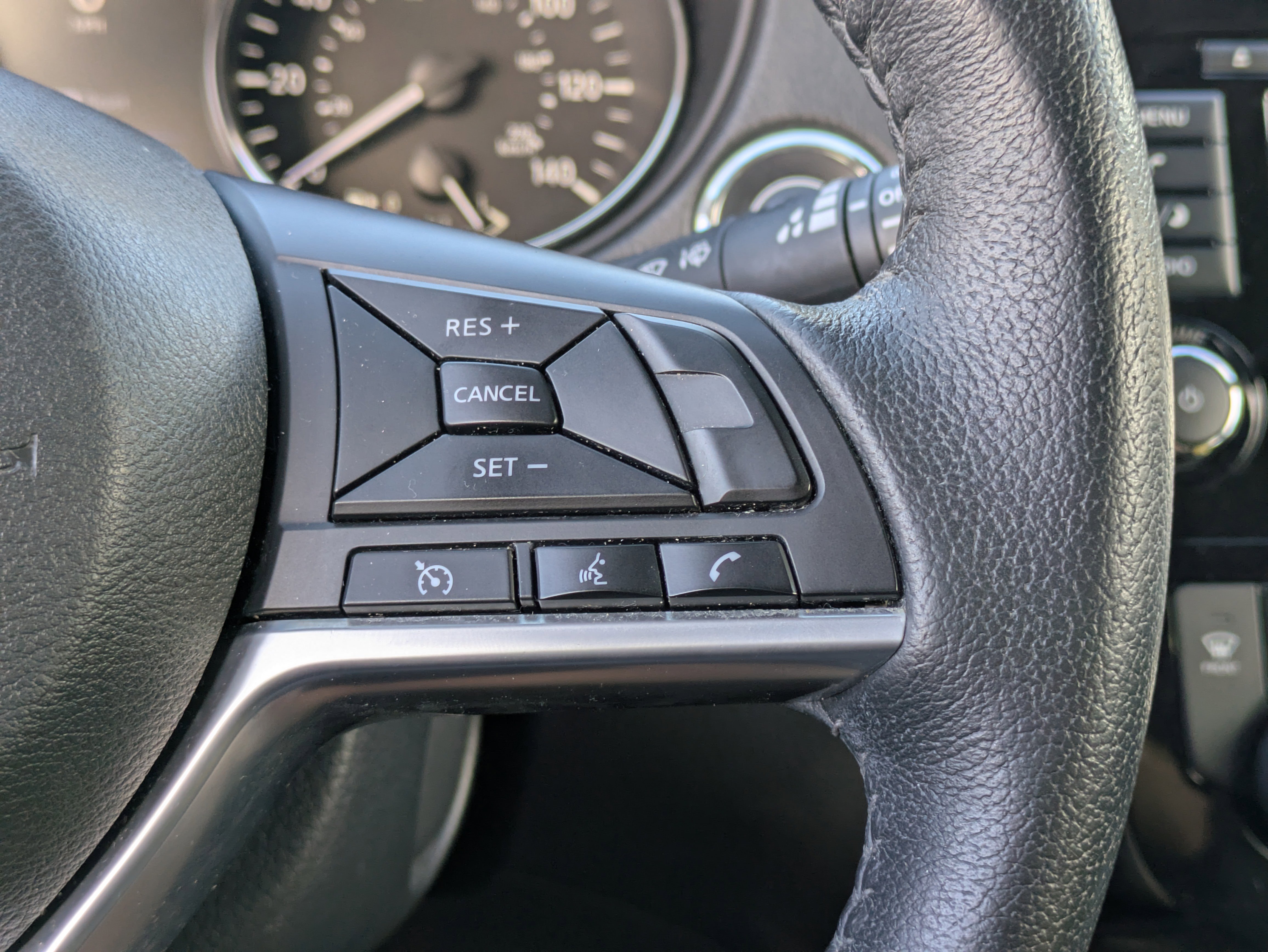 Used 2019 Nissan Rogue SV image 24