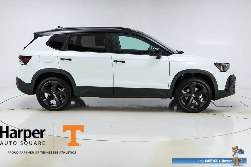 Used 2025 Volkswagen Taos SE image 10