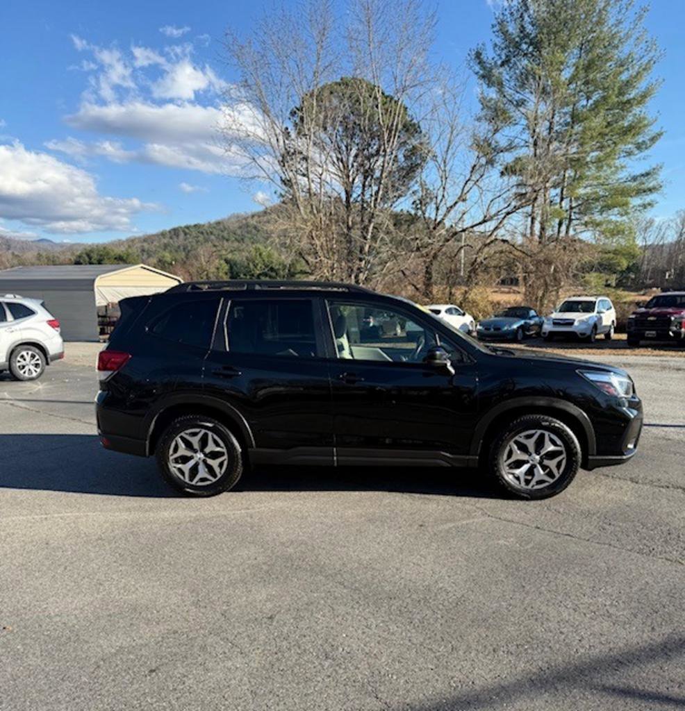 Used 2021 Subaru Forester Premium image 5