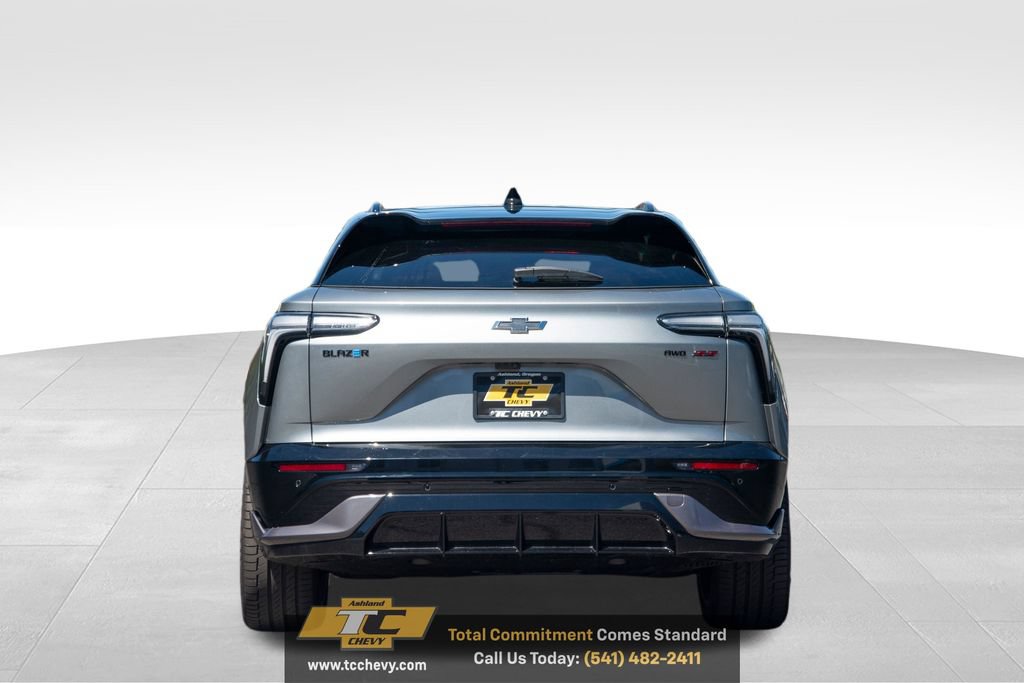 New 2026 Chevrolet Blazer EV SS w/ Performance Package AWD/4WD image 4