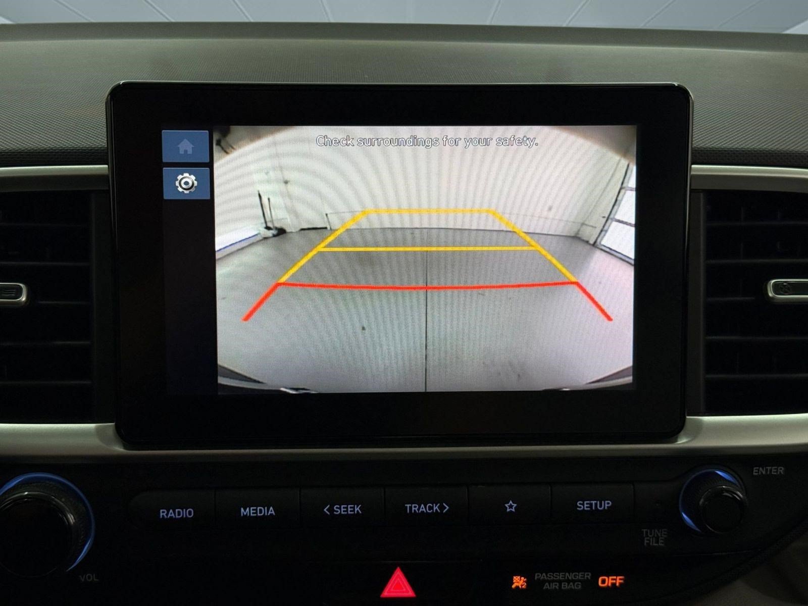 Used 2023 Hyundai Venue SEL FWD image 16