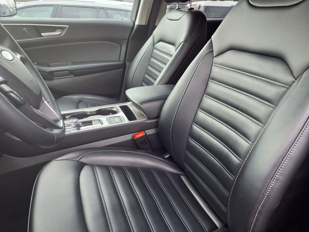 Used 2023 Ford Edge SEL w/ Convenience Package image 3