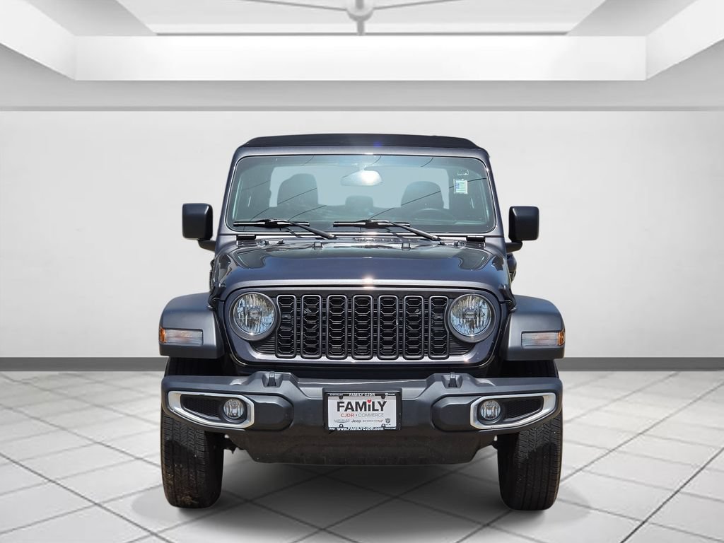Used 2024 Jeep Gladiator Sport AWD/4WD image 2