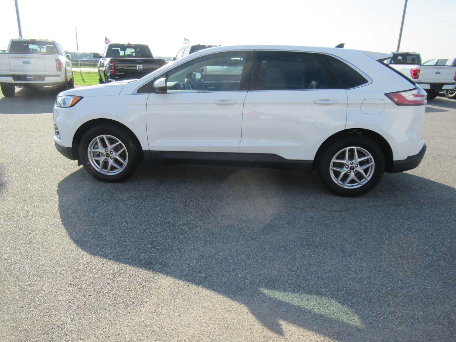 Used 2024 Ford Edge SEL AWD/4WD image 8