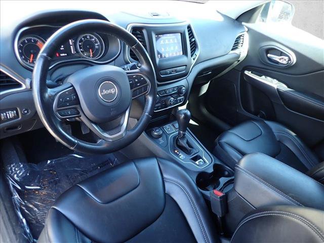 Used 2019 Jeep Cherokee Latitude Plus w/ Comfort/Convenience Group AWD/4WD image 10