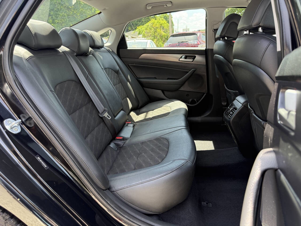 Used 2016 Hyundai Sonata Sport w/ Option Group 03 FWD image 16