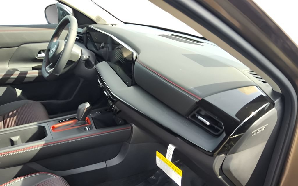 New 2026 Nissan Kicks SR w/ SR Premium Package FWD image 45