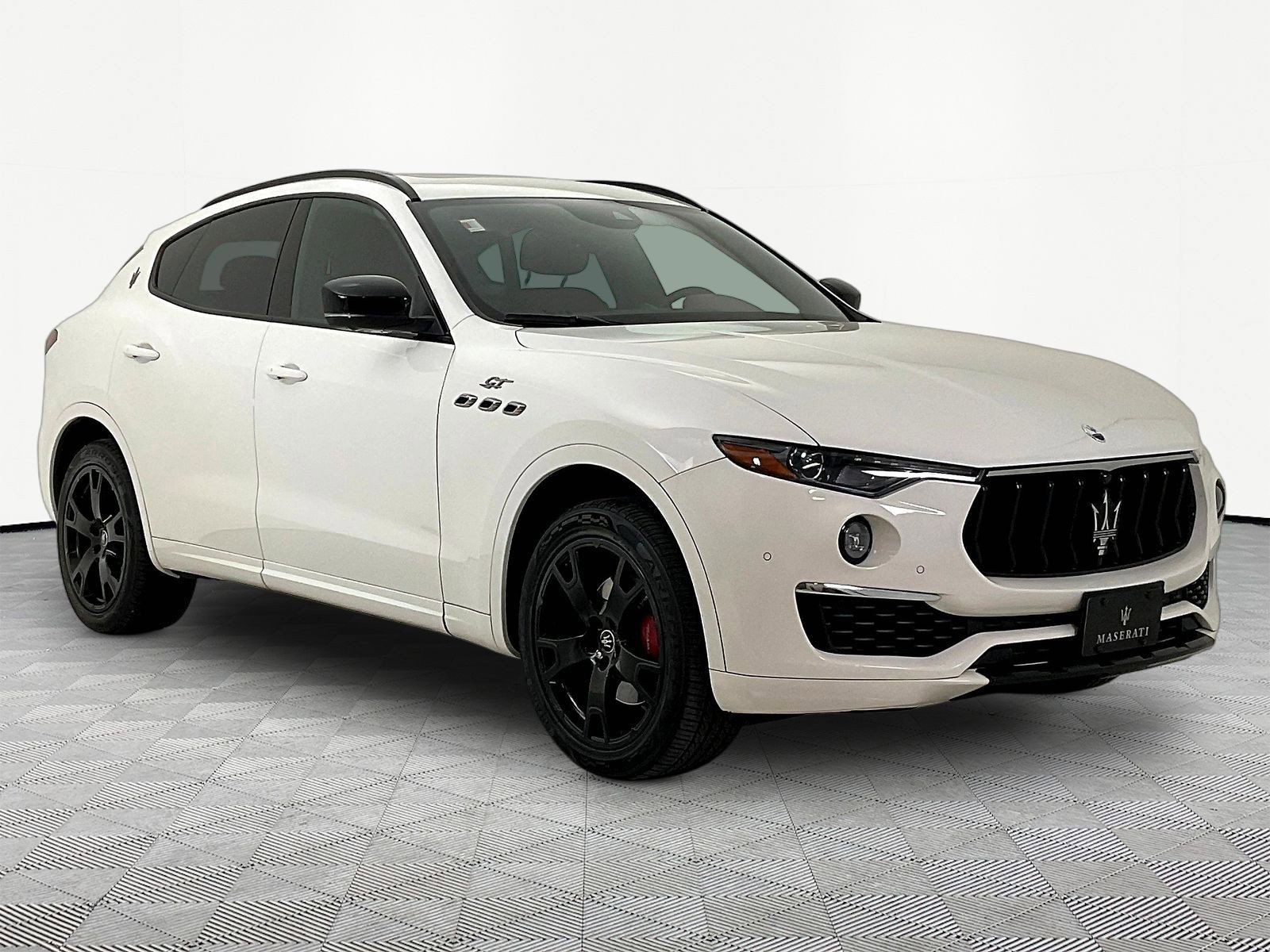 Used 2022 Maserati Levante GT AWD/4WD image 3