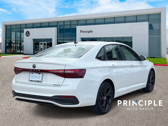 Used 2026 Volkswagen Jetta SE FWD image 4