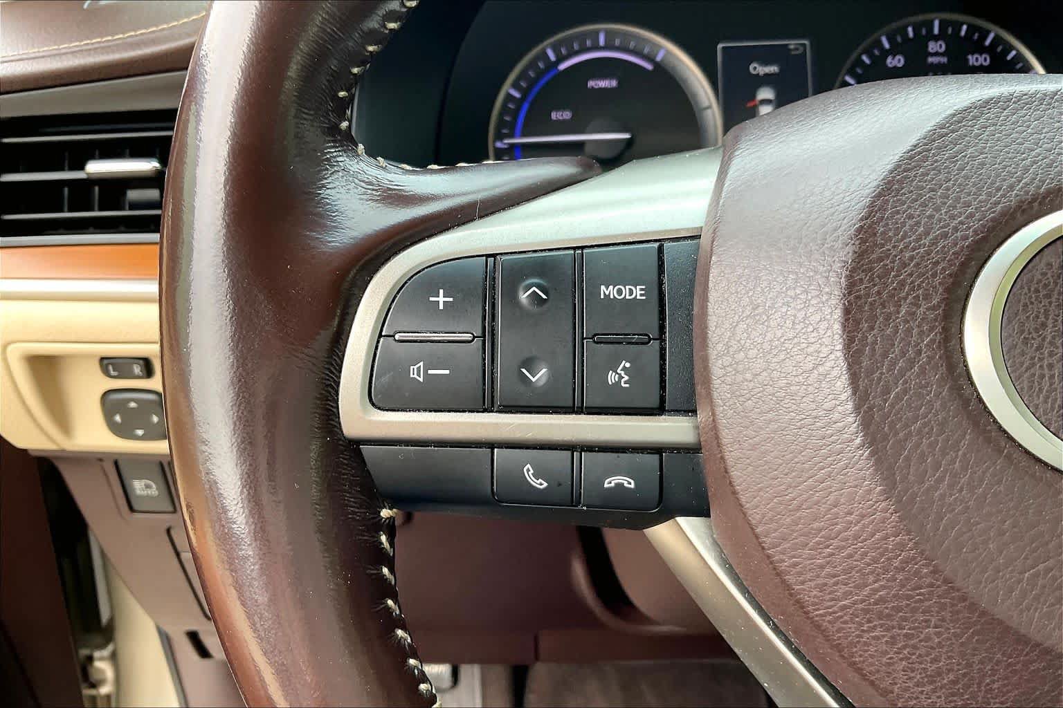Used 2016 Lexus ES 300h w/ Luxury Package w/Wood Trim FWD image 23