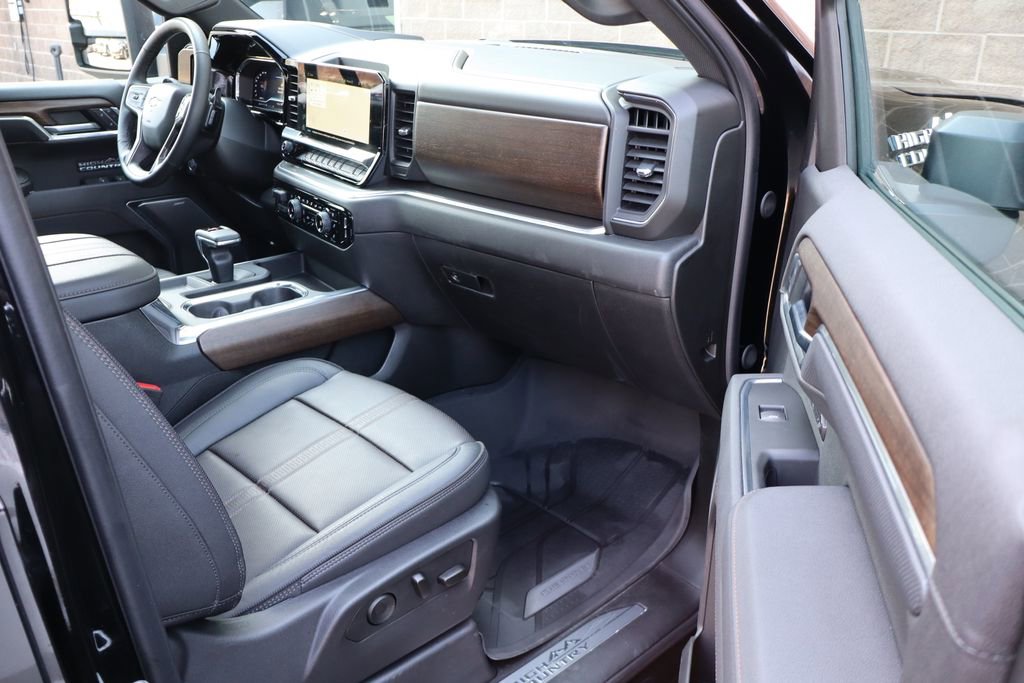 Used 2025 Chevrolet Silverado 1500 High Country w/ High Country Premium Package image 53