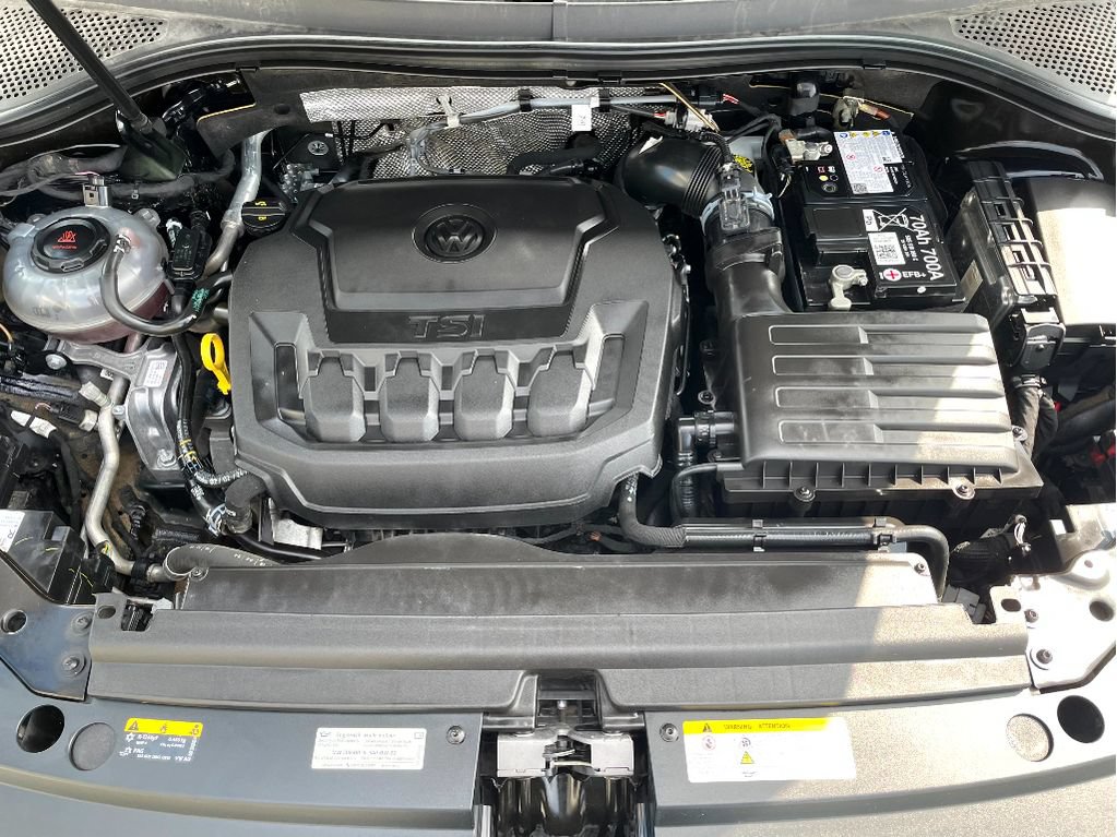 Used 2024 Volkswagen Tiguan SE w/ Panoramic Sunroof Package FWD image 7