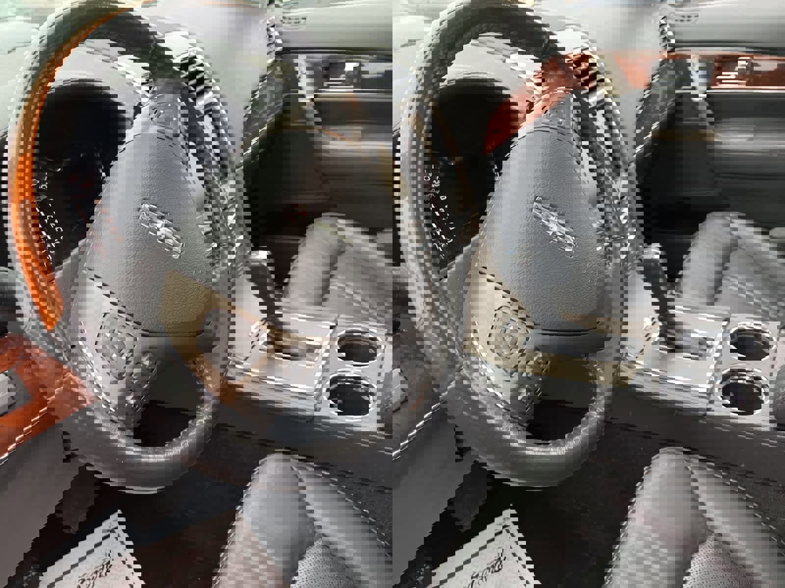 Used 2013 Lincoln MKX AWD image 29