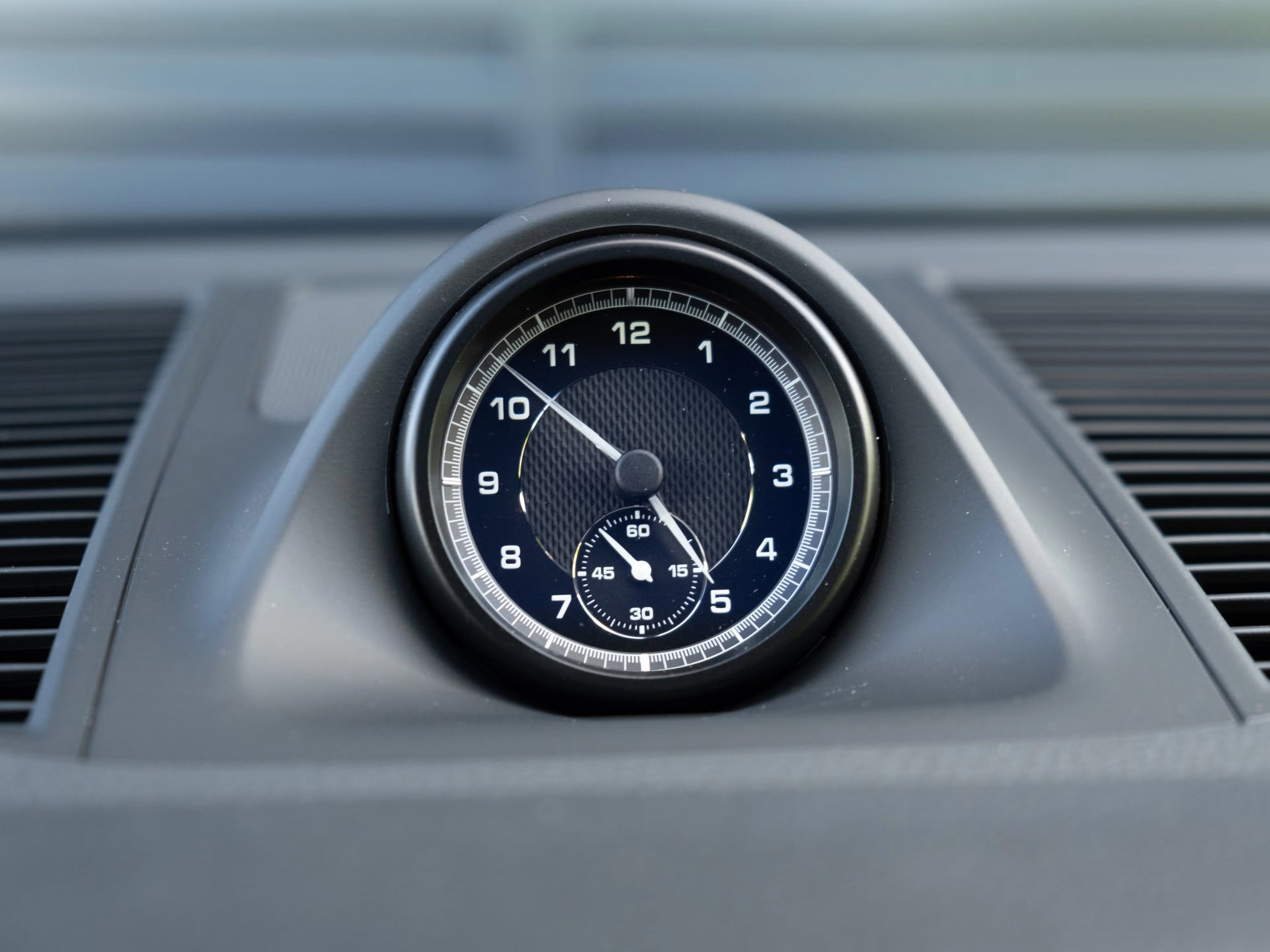 Certified 2025 Porsche Macan image 18