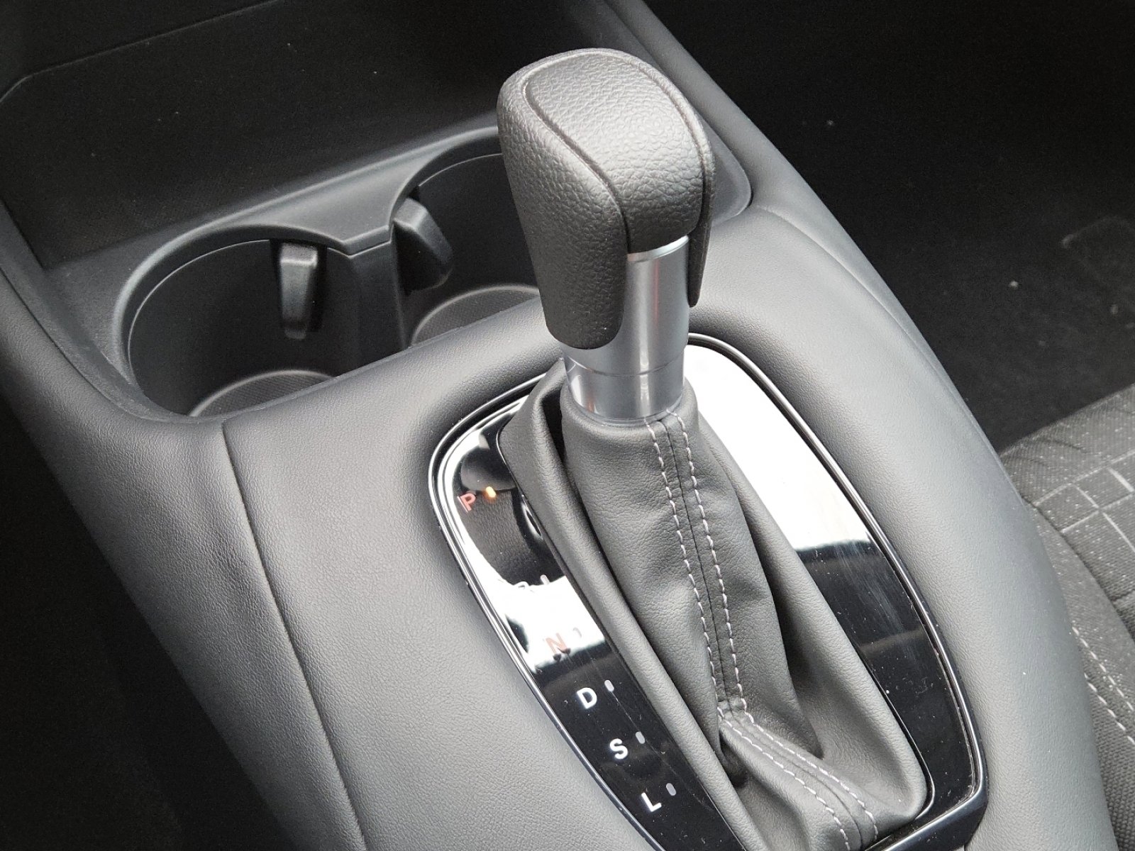 Used 2024 Honda HR-V LX image 29