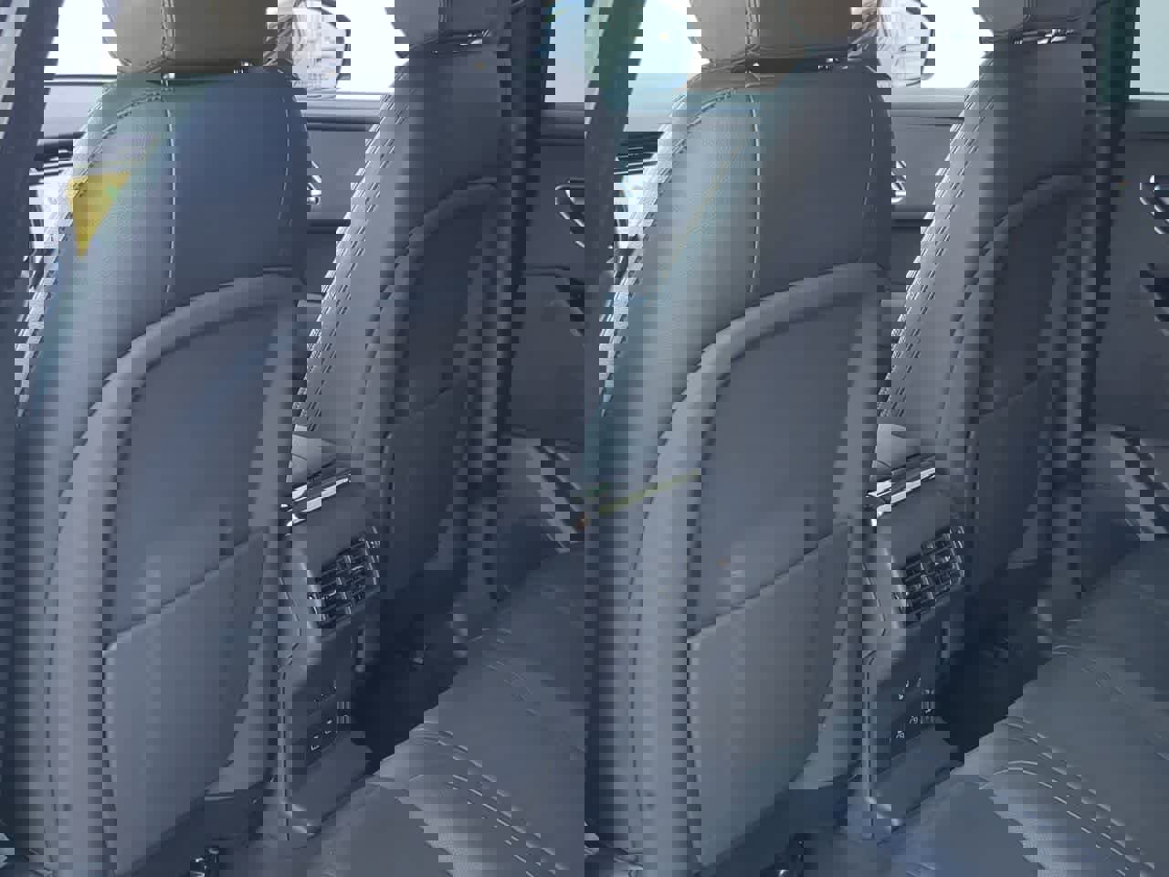 Certified 2025 Land Rover Range Rover Velar Dynamic SE image 16