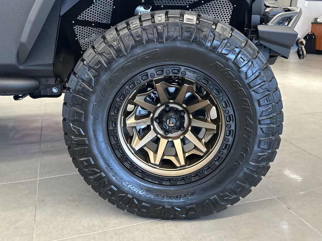 Used 2024 Jeep Gladiator Rubicon w/ Technology Group image 13