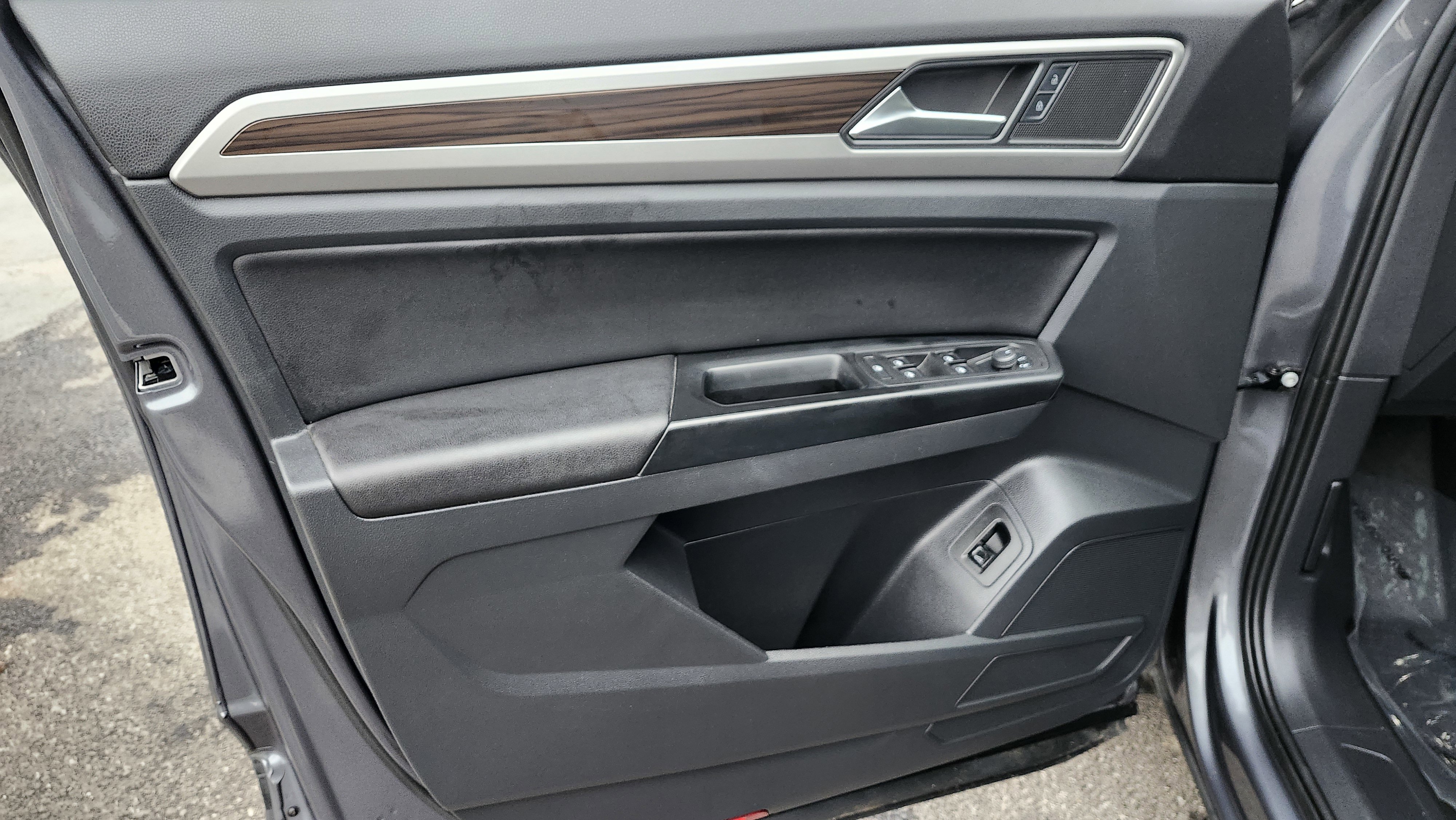 Used 2021 Volkswagen Atlas SE w/ Panoramic Sunroof Package image 27