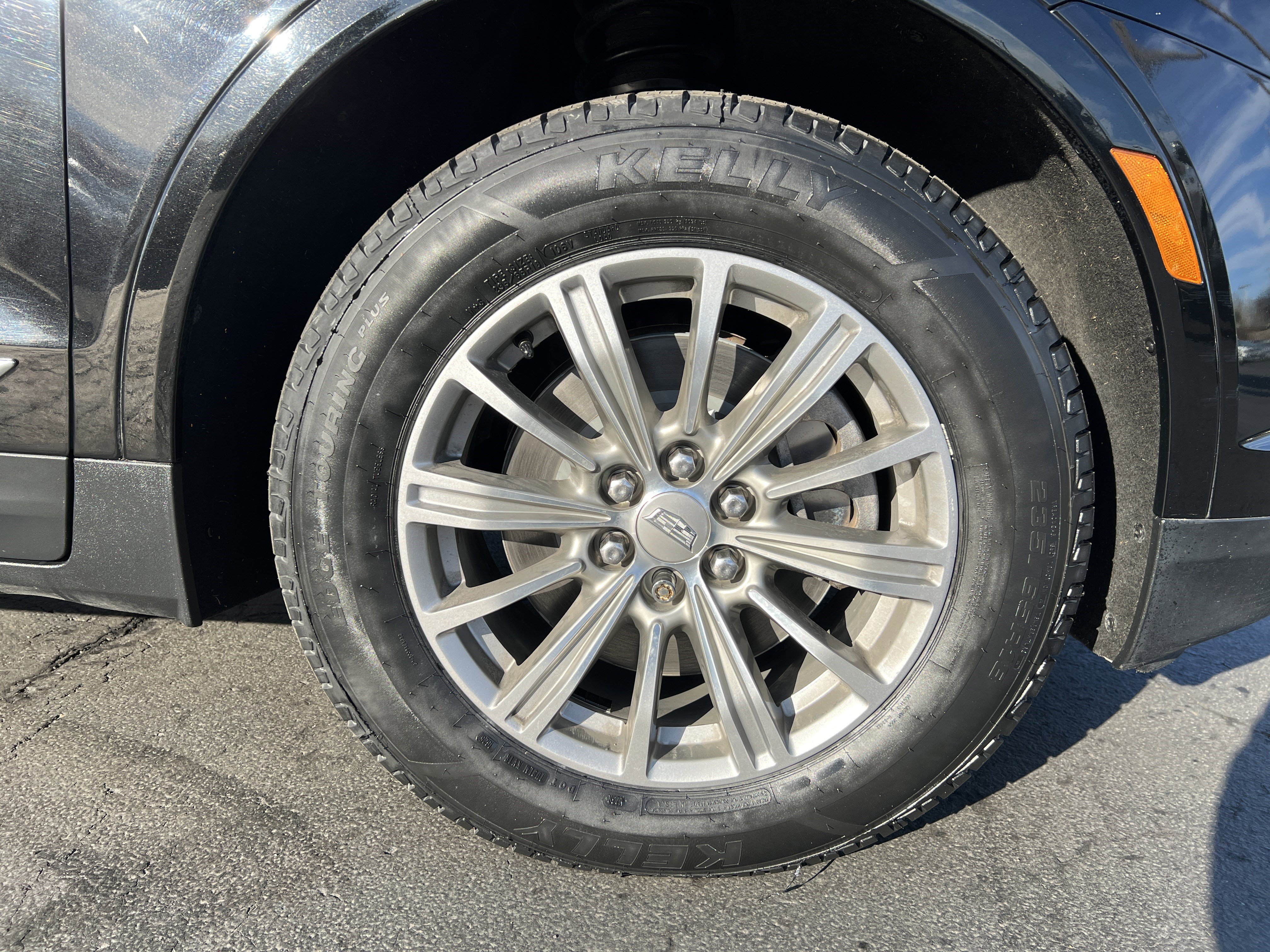 Used 2018 Cadillac XT5 Luxury w/ Driver Awareness Package FWD image 10