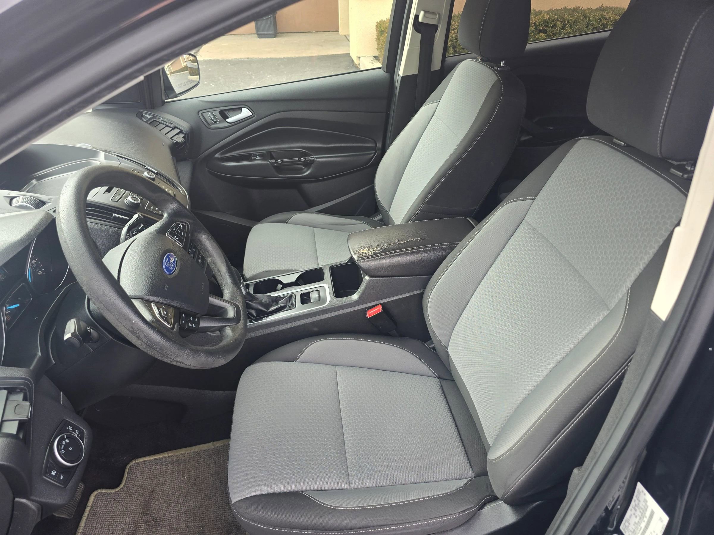 Used 2017 Ford Escape SE image 24
