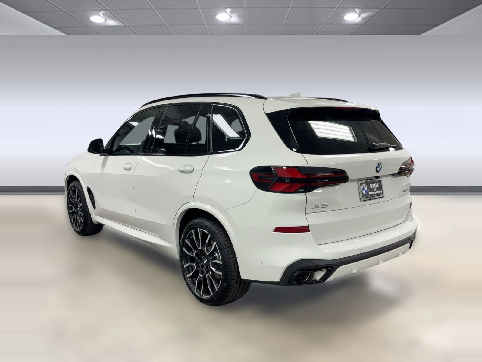 New 2026 BMW X5 sDrive40i w/ M Sport Package image 2