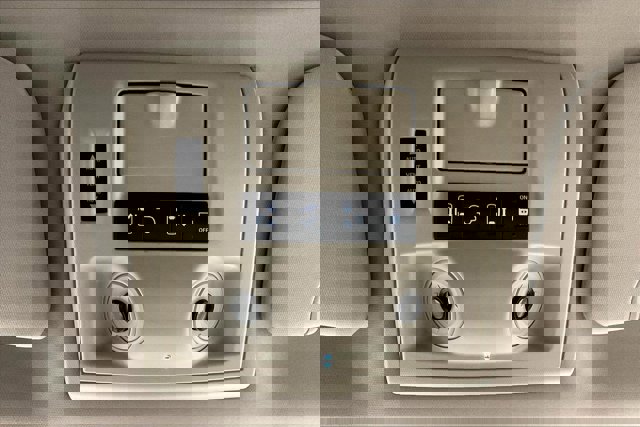 Used 2012 Chrysler Town & Country Limited w/ Luxury Group image 36