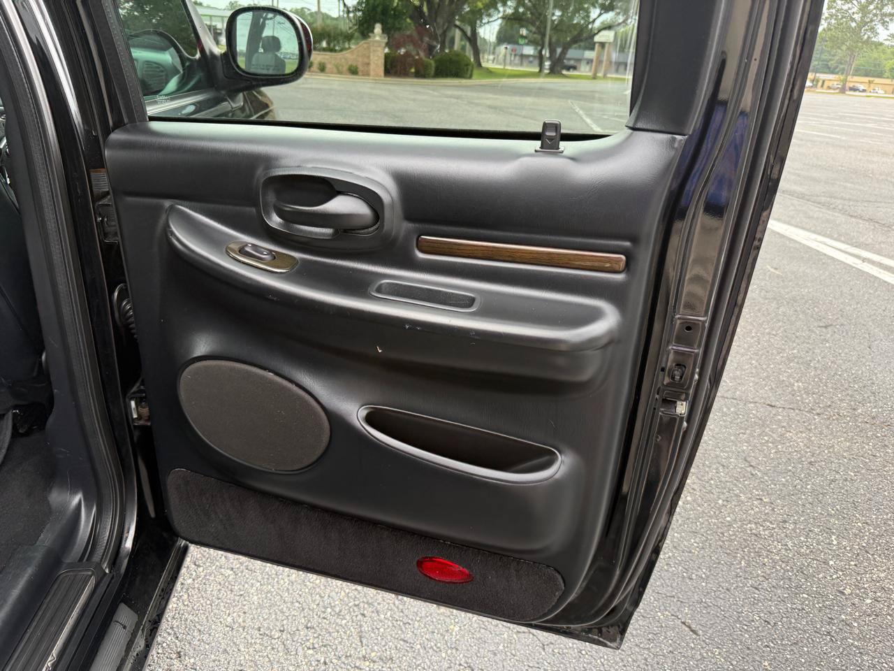 Used 2002 Lincoln Blackwood RWD image 20
