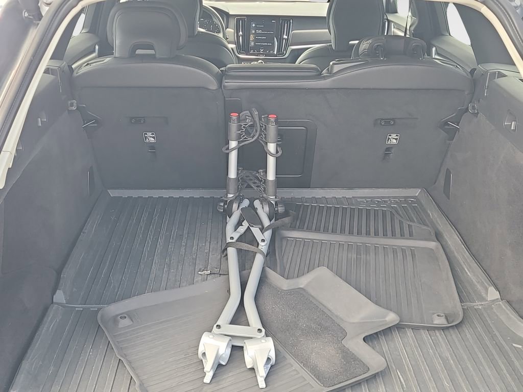 Used 2019 Volvo V90 T5 Cross Country w/ Advanced Package image 12
