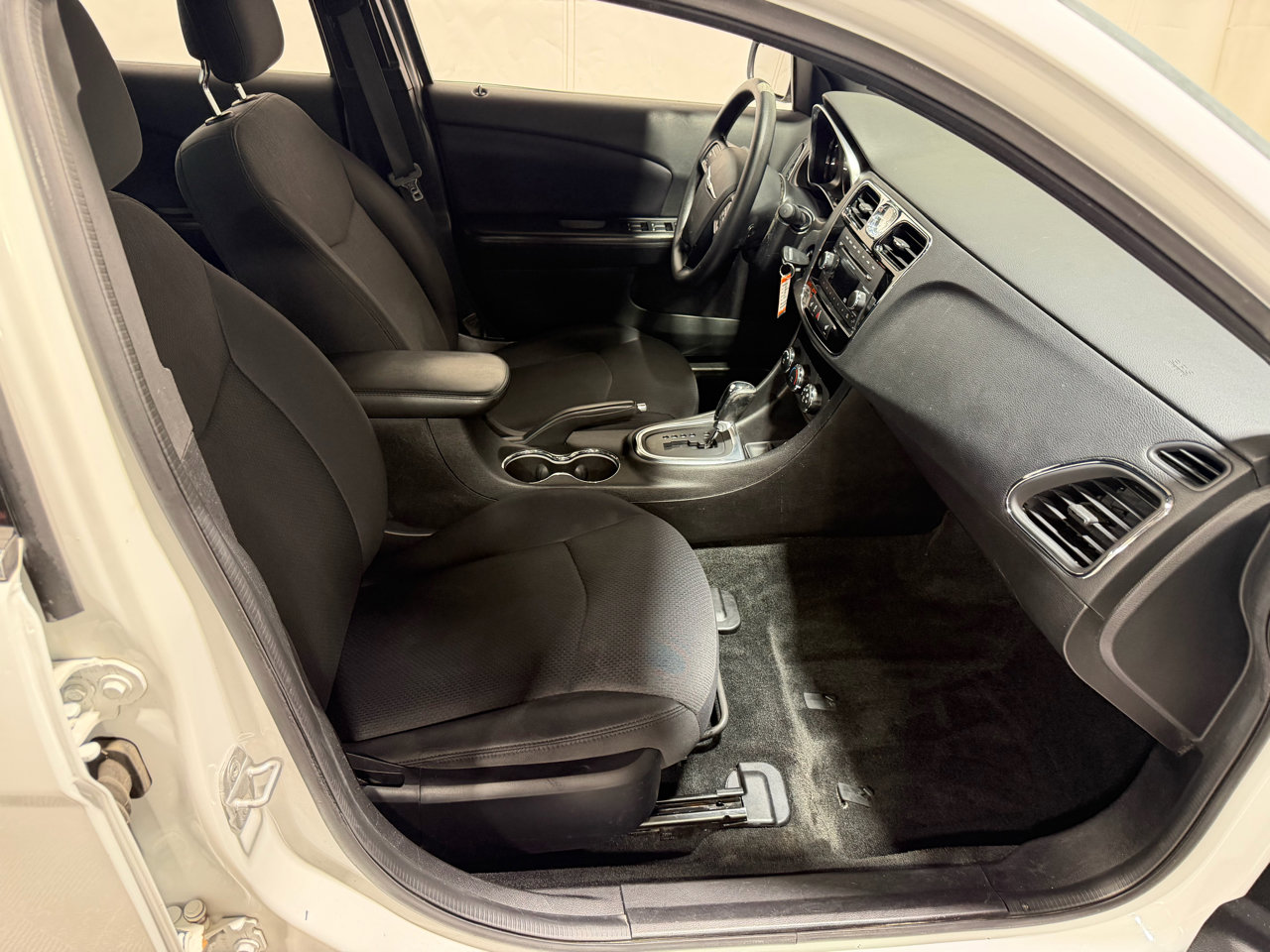 Used 2013 Chrysler 200 LX image 12