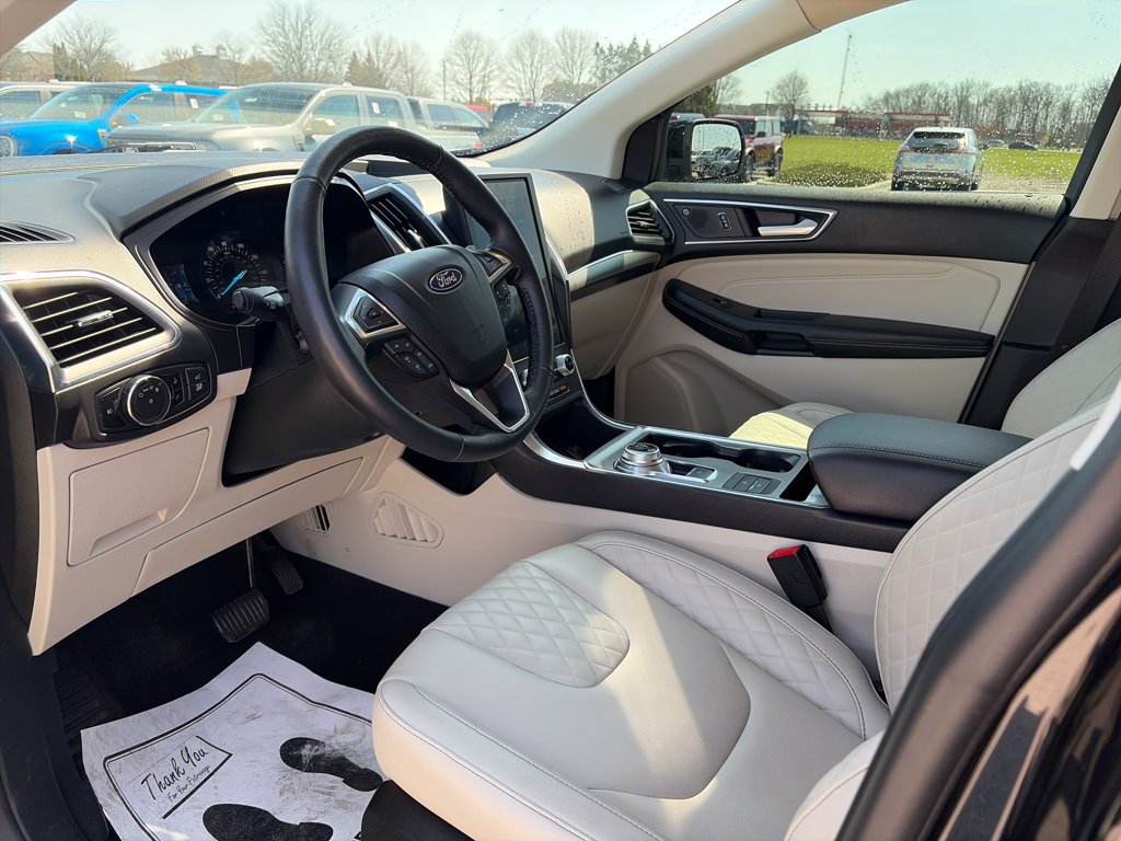 Used 2023 Ford Edge Titanium w/ Class II Trailer Tow Package AWD/4WD image 18