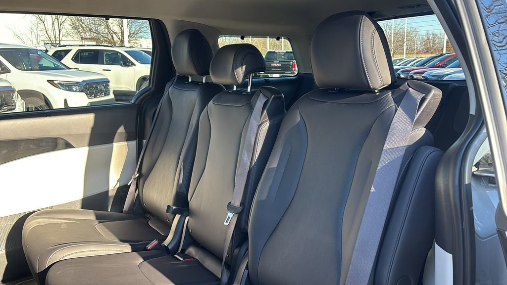 Used 2024 Kia Carnival SX image 27