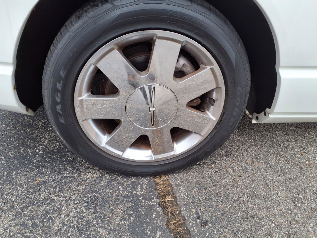 Used 2002 Ford Thunderbird Deluxe image 4