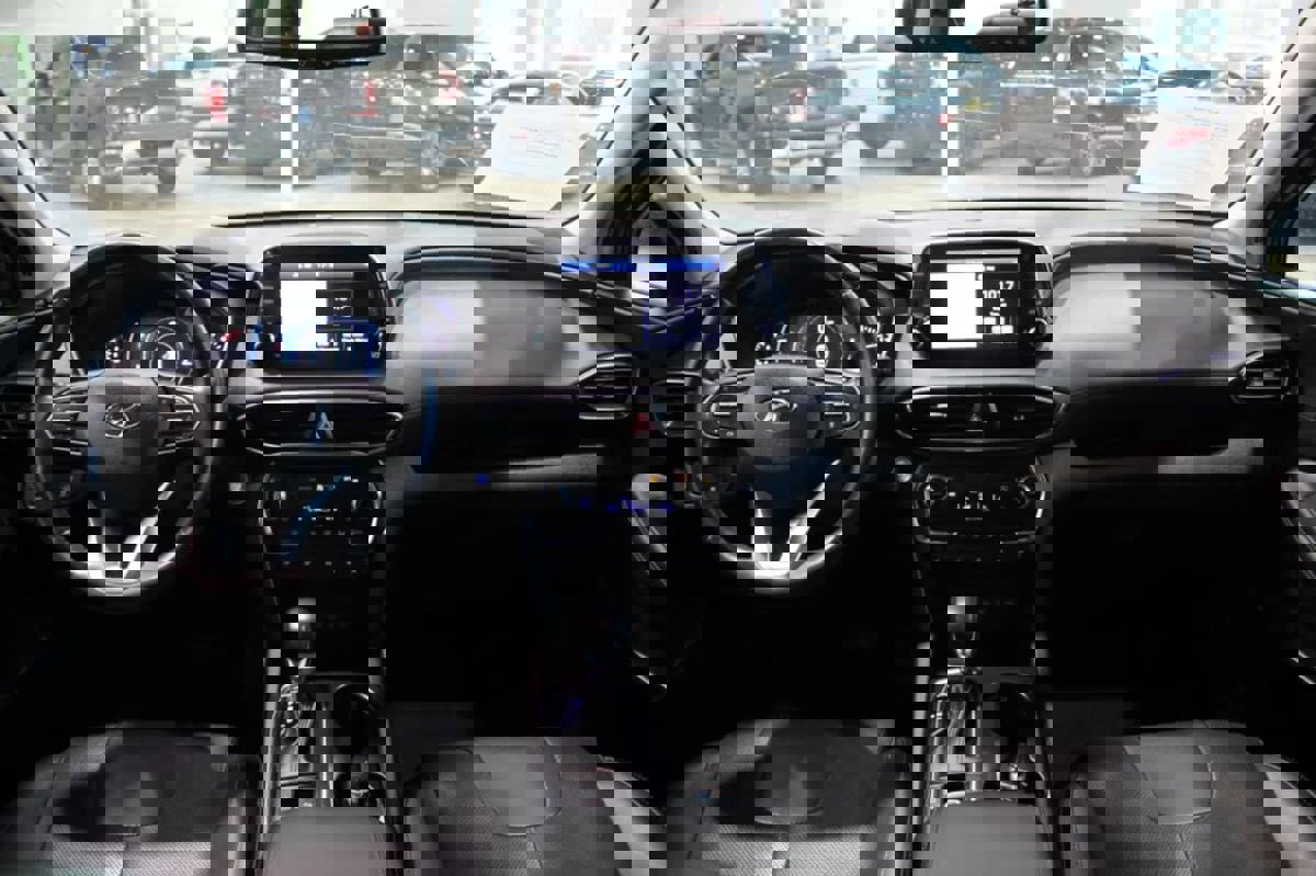 Used 2020 Hyundai Santa Fe Limited image 10