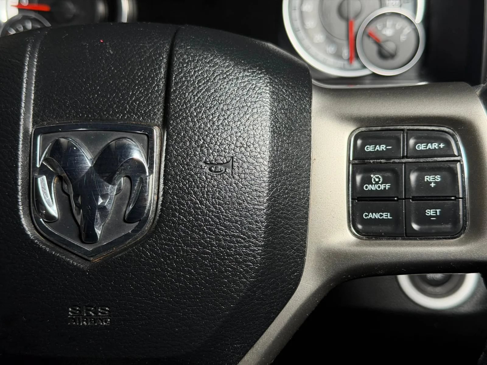 Used 2014 RAM 1500 Laramie w/ Convenience Group AWD/4WD image 31