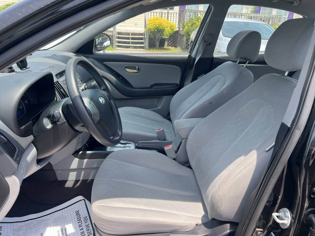 Used 2010 Hyundai Elantra GLS FWD image 12