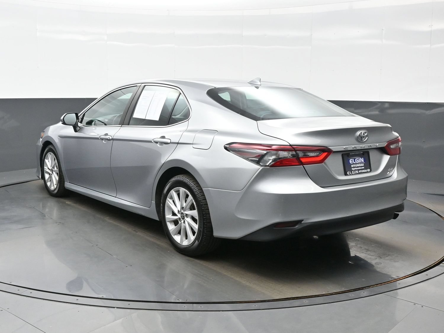 Used 2022 Toyota Camry LE AWD/4WD image 4