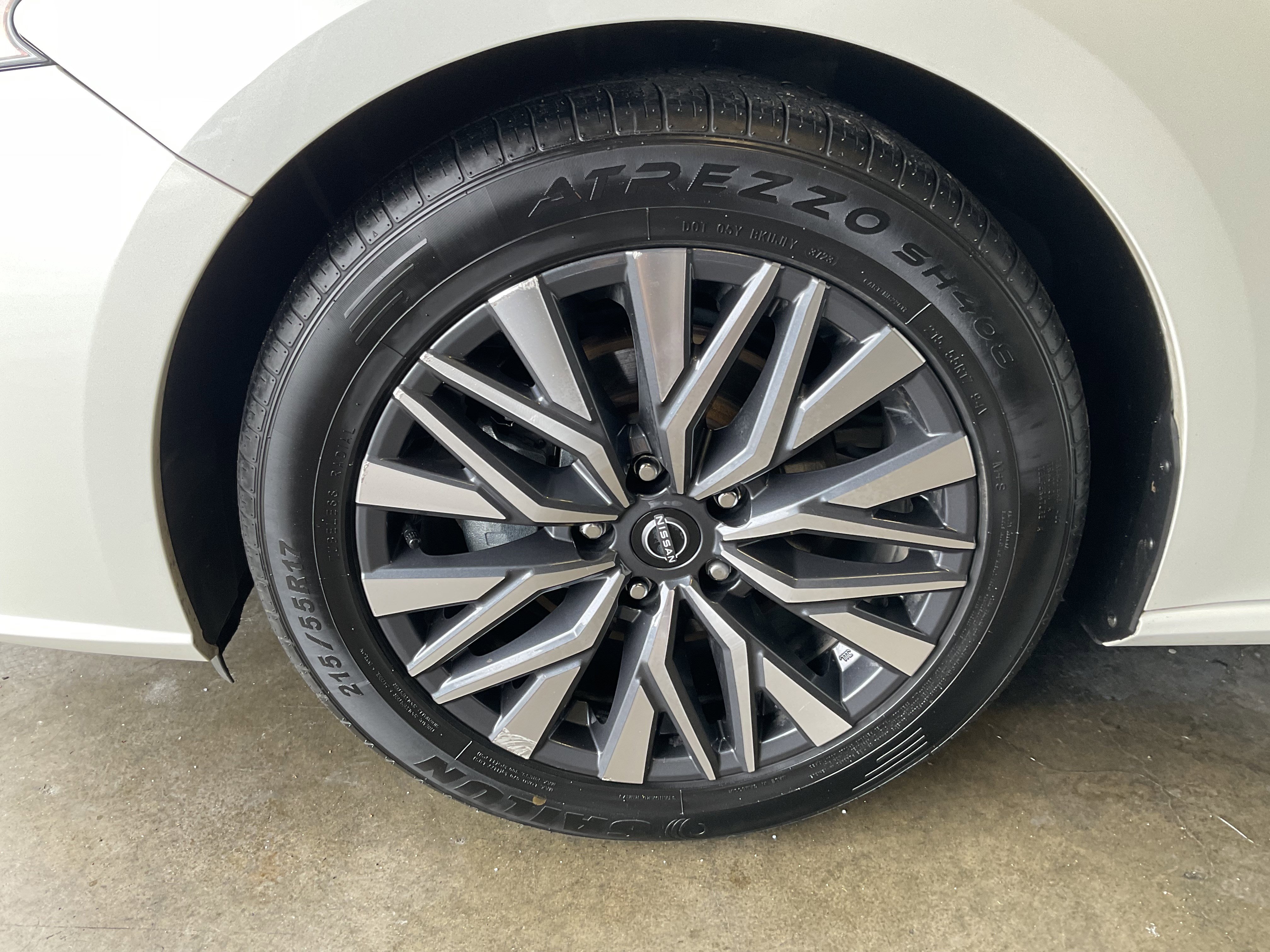 Used 2023 Nissan Altima 2.5 SV w/ SV Premium Package image 11