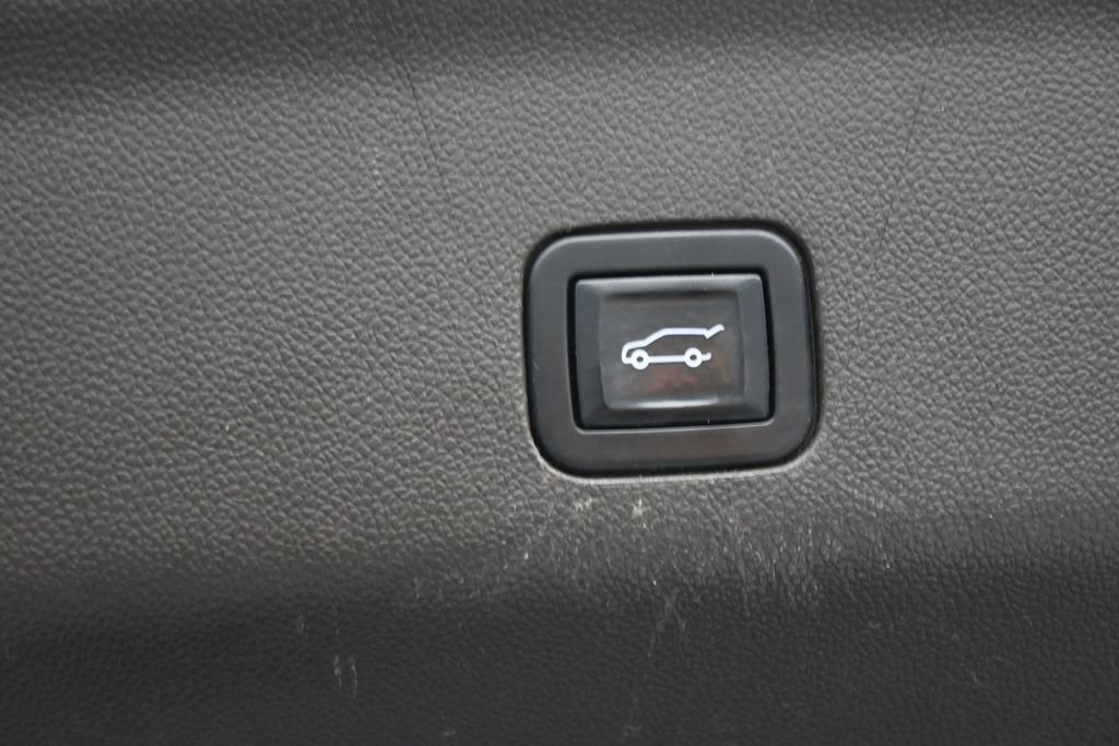 Used 2023 GMC Yukon SLT AWD/4WD image 27