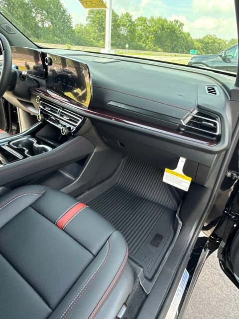New 2026 Chevrolet Traverse RS w/ LPO, Floor Liner Package AWD/4WD image 40