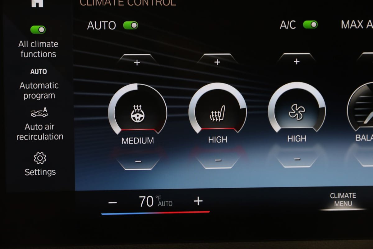 Used 2023 BMW iX xDrive50 w/ Sport Package AWD/4WD image 8