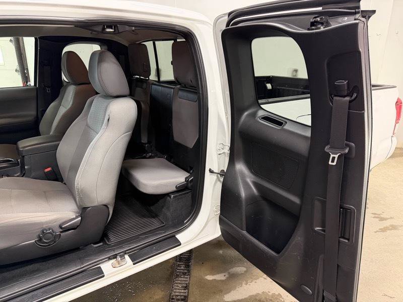 Used 2019 Toyota Tacoma SR w/ SX Package AWD/4WD image 16