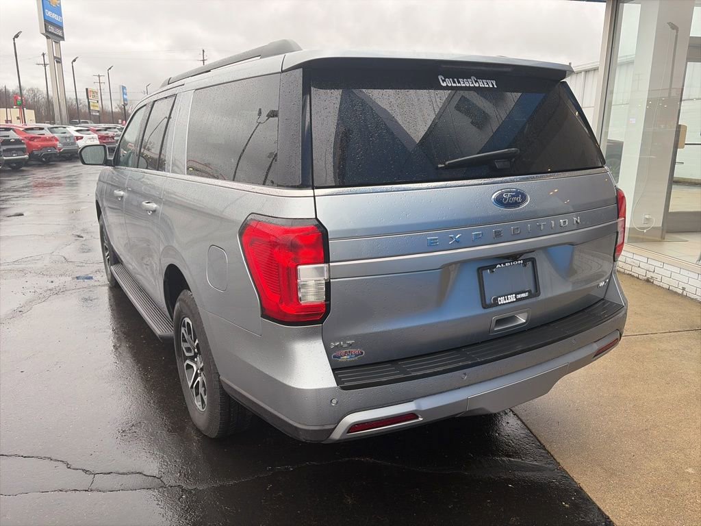 Used 2024 Ford Expedition Max XLT image 11