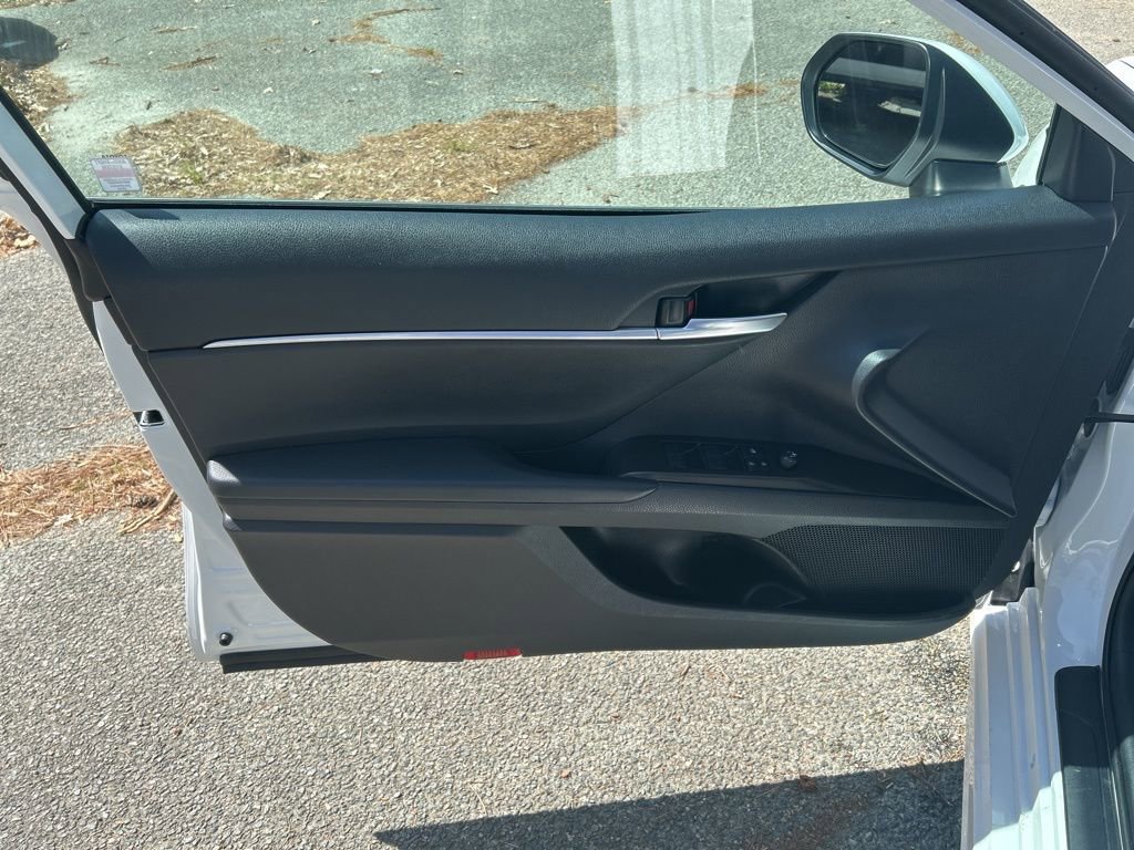 Used 2024 Toyota Camry SE FWD image 14