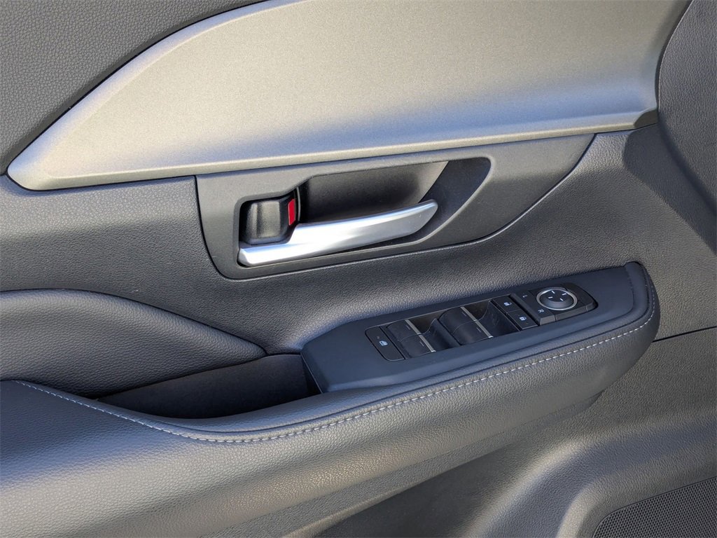 Used 2025 Toyota Grand Highlander FWD image 14