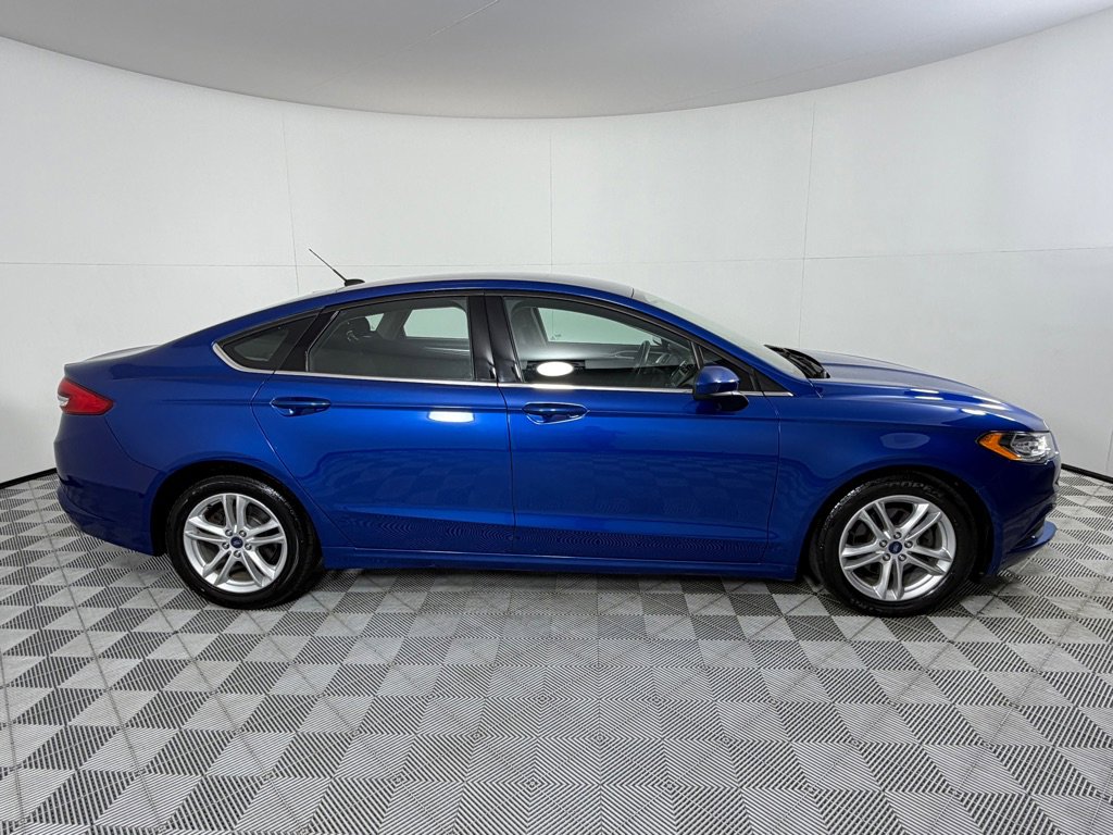 Used 2018 Ford Fusion SE image 4