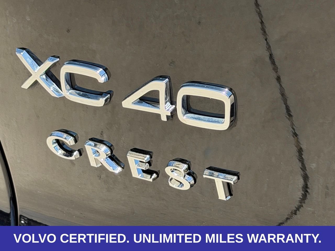 Certified 2026 Volvo XC40 B5 Plus AWD/4WD image 11