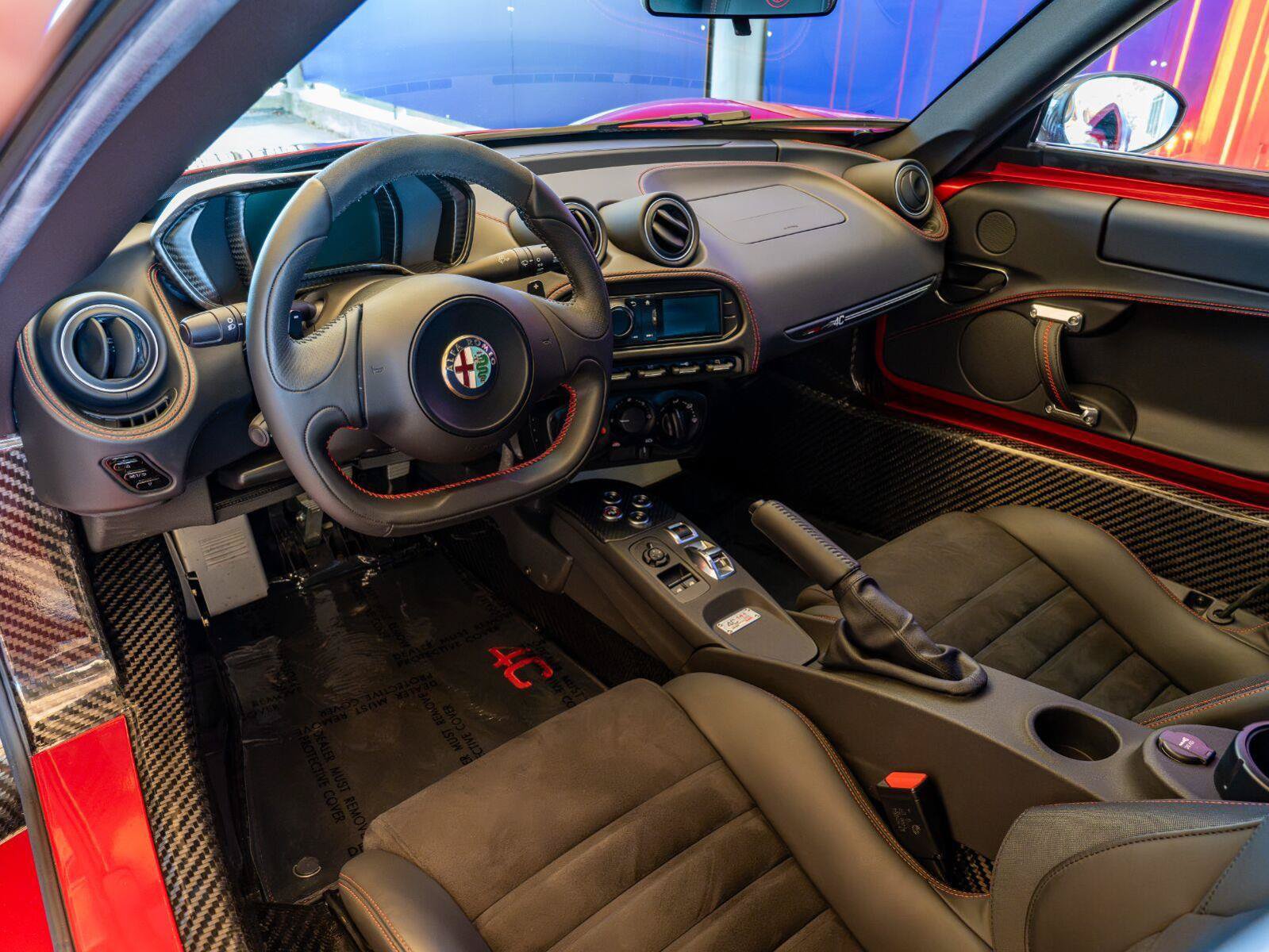 Used 2015 Alfa Romeo 4C Launch Edition w/ Convenience Group RWD image 9