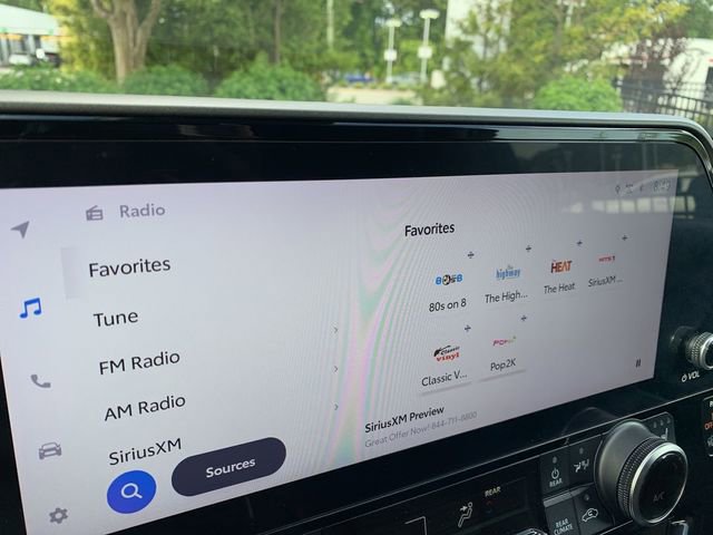 Used 2023 Toyota Highlander XLE image 24