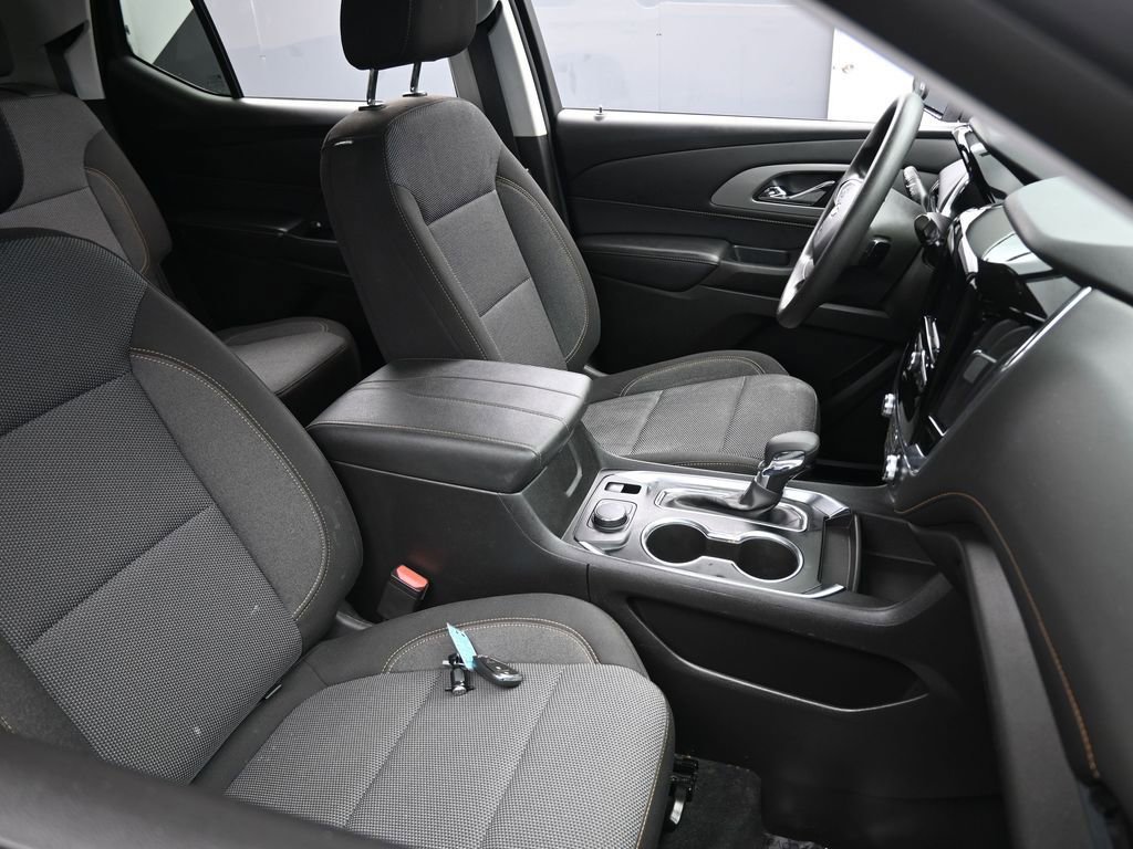 Used 2021 Chevrolet Traverse LS image 41